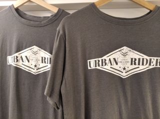 2 Camisetas Urban Rider Talla M Gris como nuevas.