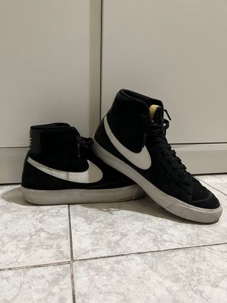 Nike Blazer Mid negras