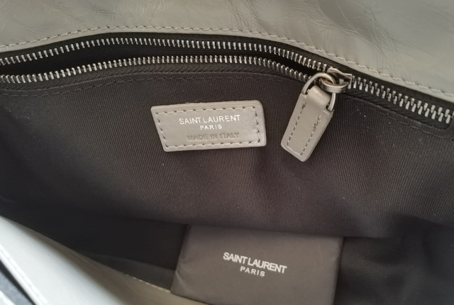 Bolso YSL Niki Medium gris claro 99% nuevo