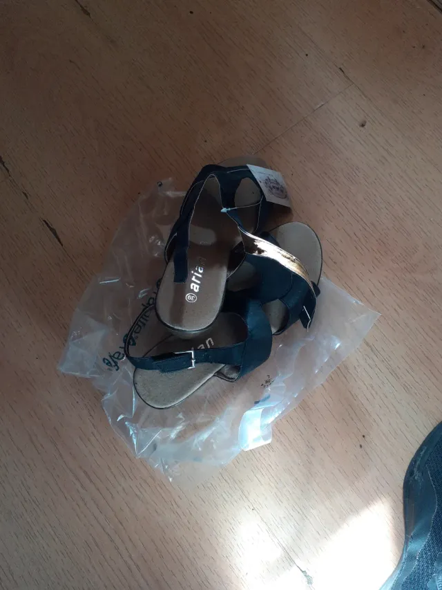 Sandalias Aria mujer talla 39 negro/dorado