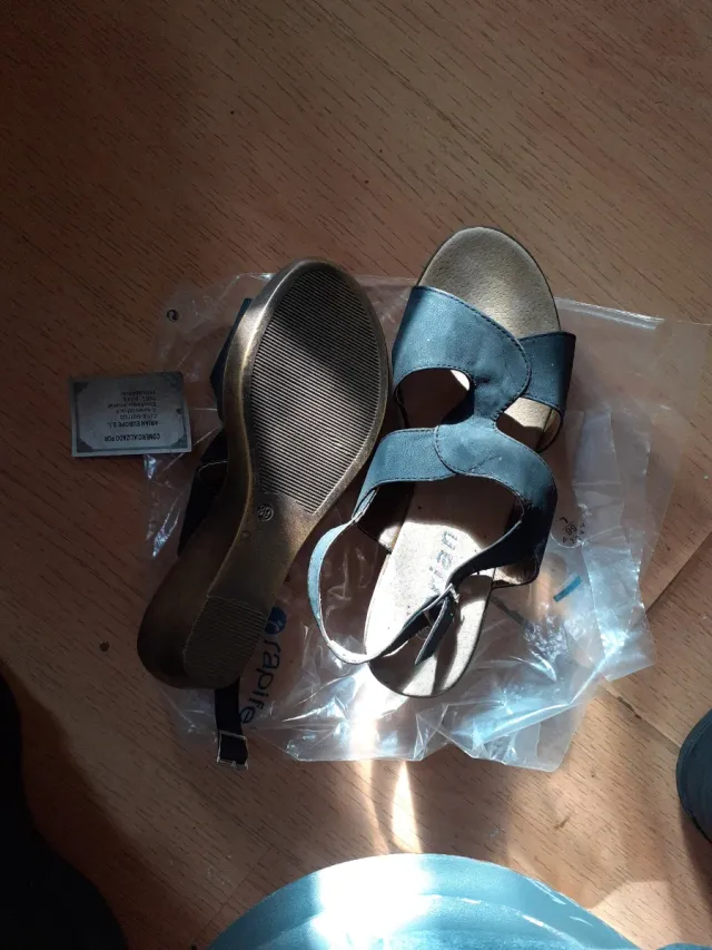 Sandalias Aria mujer talla 39 negro/dorado