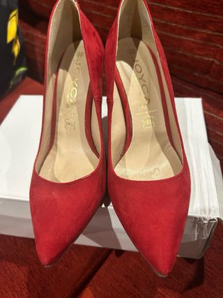 Zapatos de tacón piel rojos