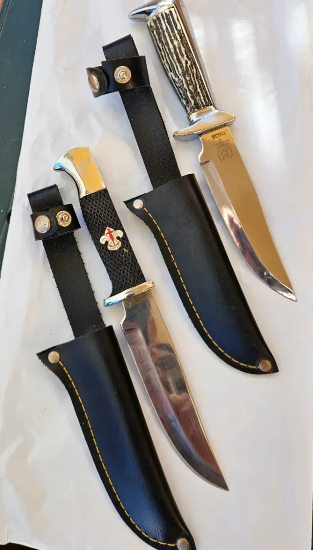 Fundas para cuchillos de cuero y metal