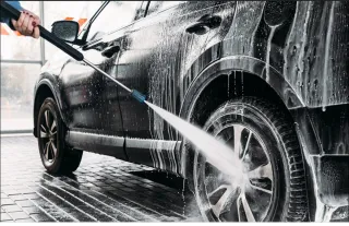 Se limpian coches .
Para más info hablar al privad