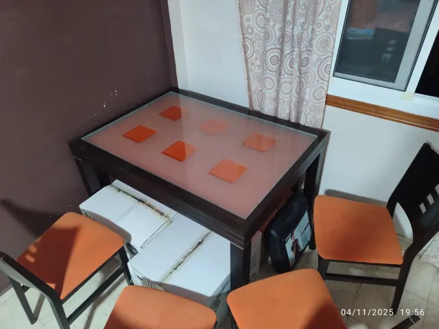 Conjunto Muebles Salón: Mesa, Sillas y Mueble TV