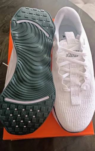 Zapatillas Nike Mujer Blancas y Negras