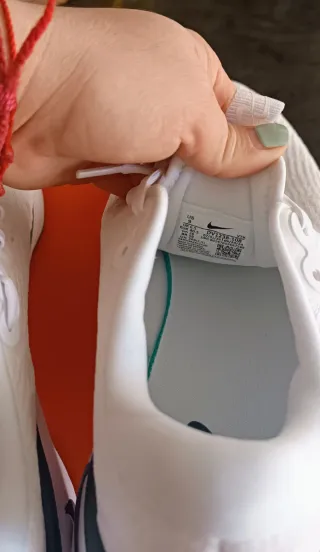 Zapatillas Nike Mujer Blancas y Negras