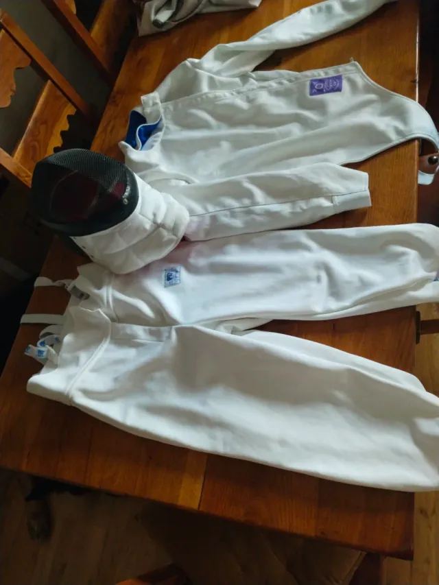 Traje de esgrima completo. Talla L.