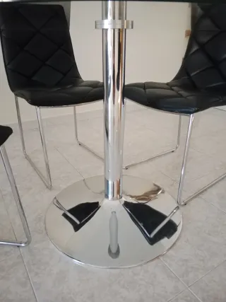 Tavolo da Pranzo Rotondo in Cristallo con Base in Acciaio Inox