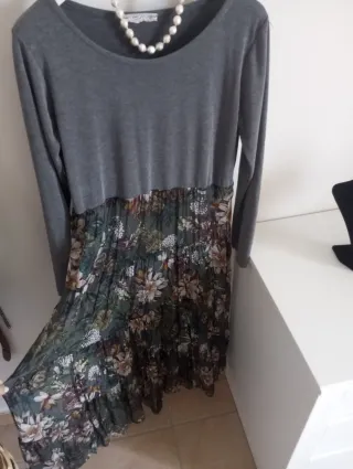 Abito lungo floreale multistrato