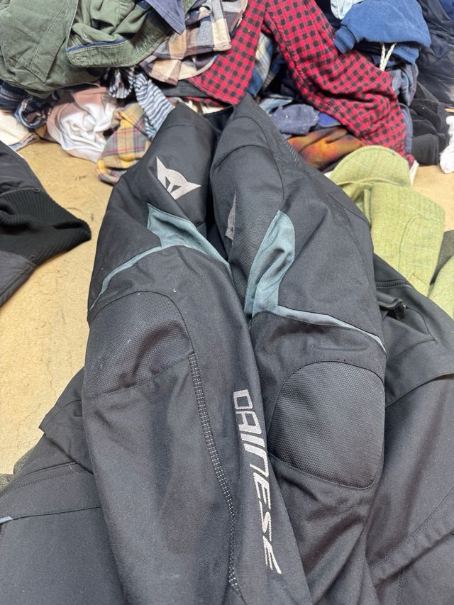 Mono de Dainese Avro 4 (2 piezas) original