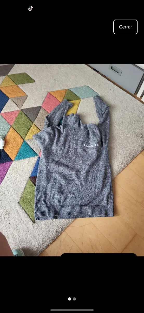 Jersey Hollister cuello alto gris talla M