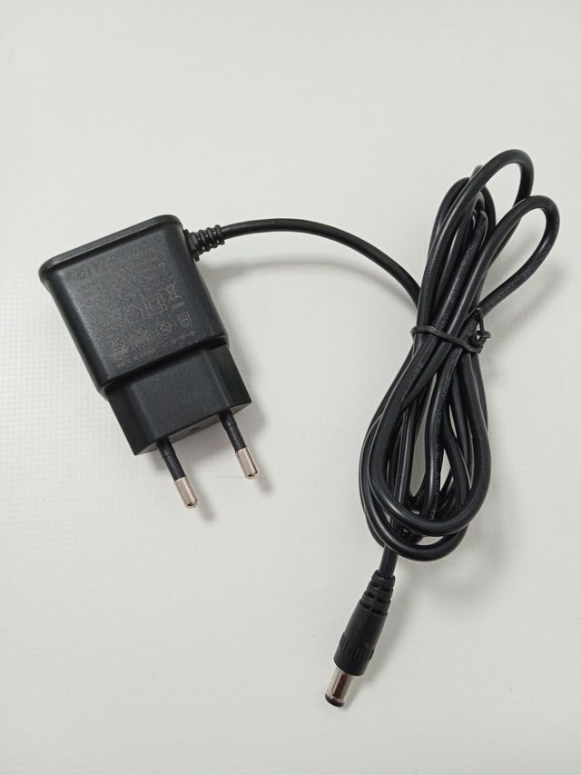 ADAPTADOR CORRIENTE 100-240V a 12V 1A
