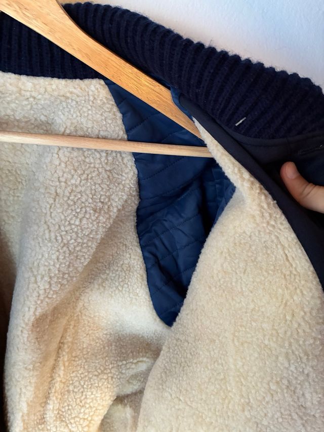 Cazadora borreguillo azul y beige