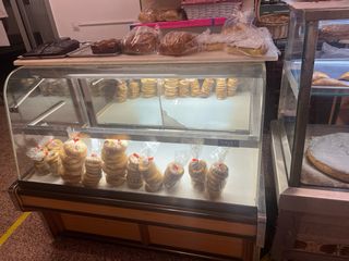 Vitrina Panadería y Mobiliario