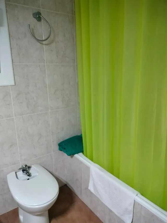 Habitación individual en alquiler en Calella