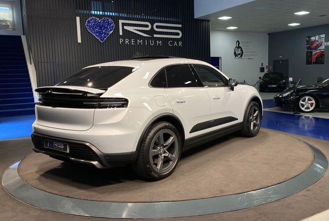 Porsche Macan 4