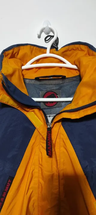 Chubasquero cortavientos Mammut Goretex