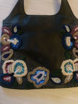 Borsa donna nera con fiori ricamati