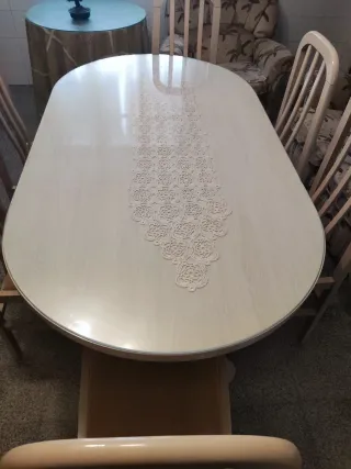 Mesa comedor ovalada con 6 sillas