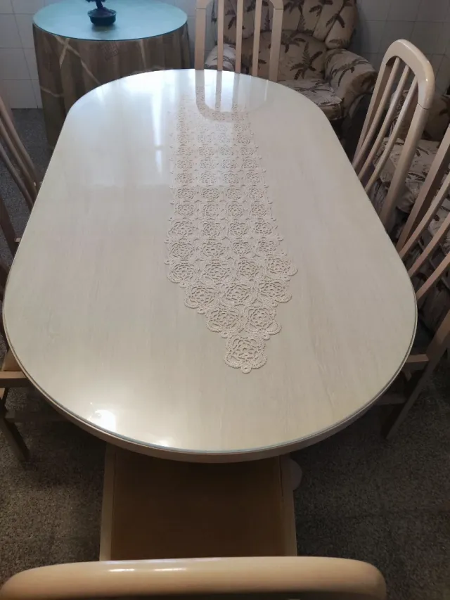 Mesa comedor ovalada con 6 sillas