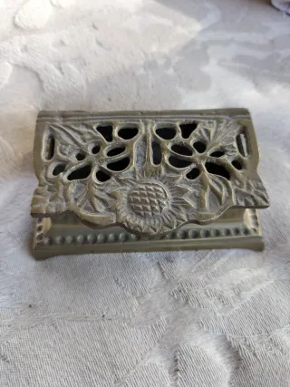 Caja de sellos latón macizo Art Nouveau