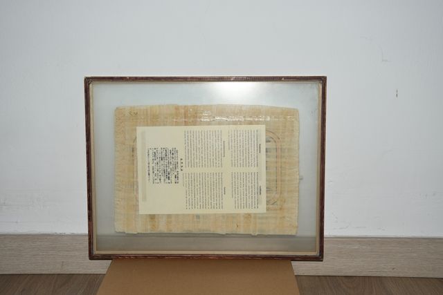 Cuadro con doble cristal con Papiro Egipcio Dorado