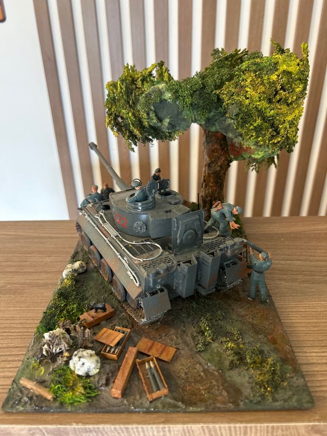 Diorama Tanque Militar con Figuras