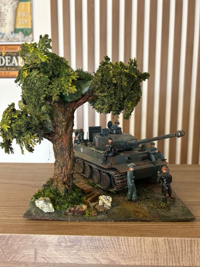 Diorama Tanque Militar con Figuras