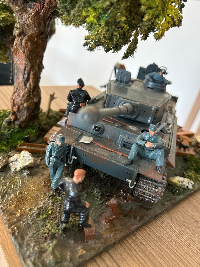 Diorama Tanque Militar con Figuras