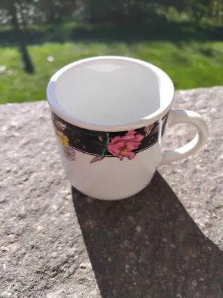 Tazzine da caffè con fiori