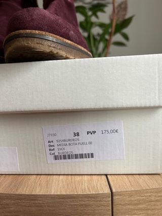 Botas Plumers Menorca. Ante. color burdeos