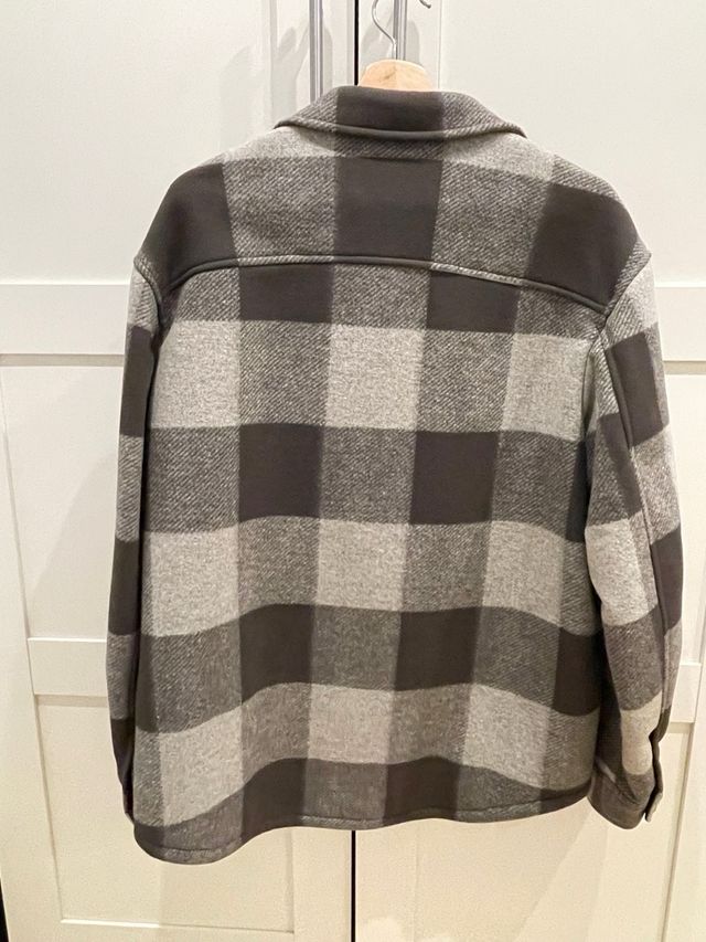 Chaqueta Uniqlo cuadros gris y negro