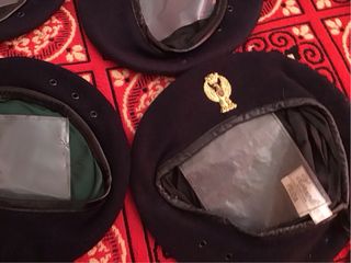 Cinque baschi Polizia di Stato