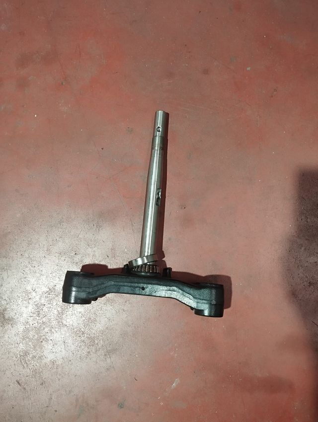 Tija Suzuki Burgman 400 (07-16)