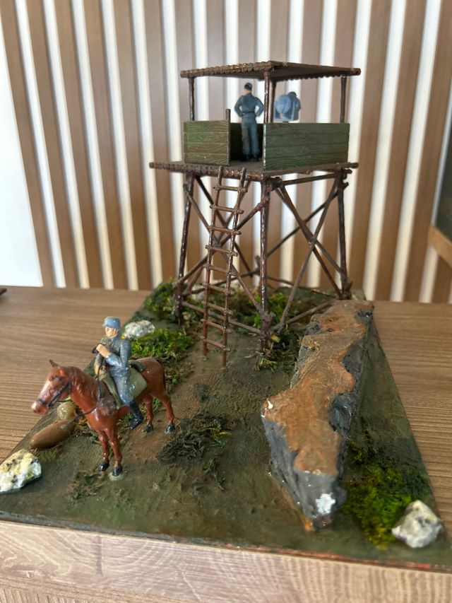 Diorama militar con figuras