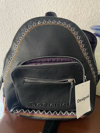 Mochila Desigual Mini Negra Bordada