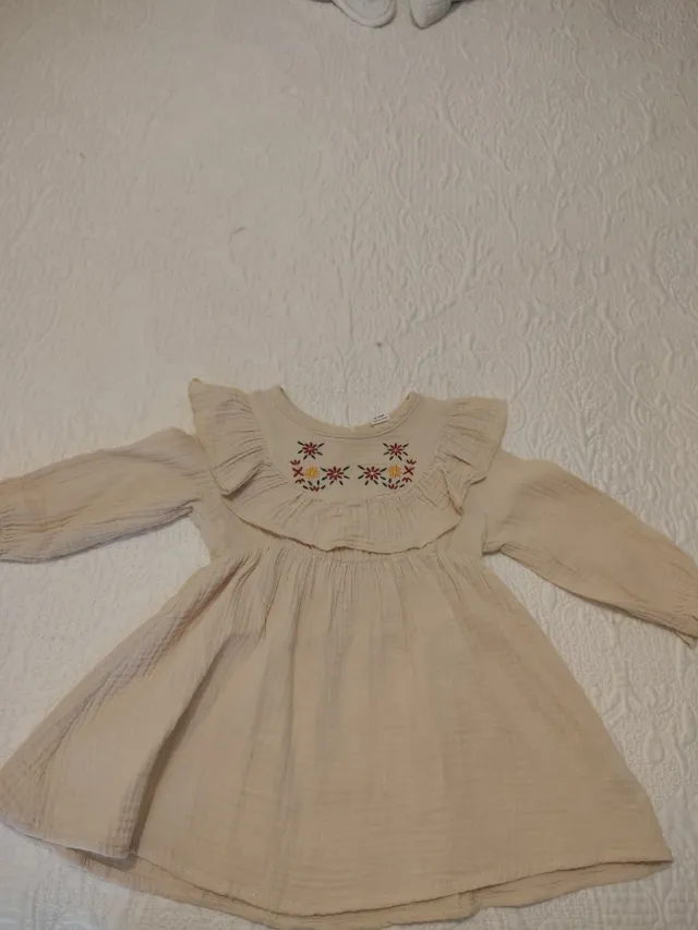 Lote 3 vestidos niña blancos