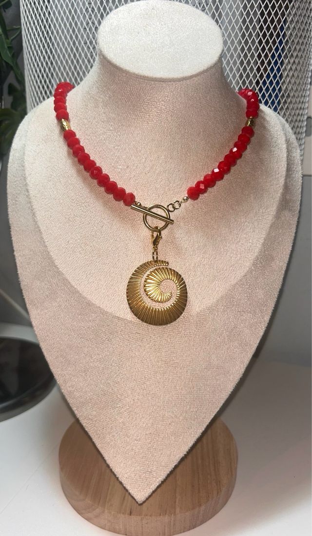 Collar piedras rojas en Acero Inoxidable