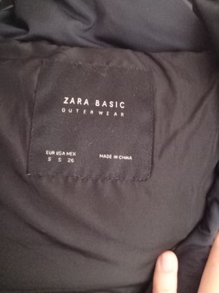 Abrigo plumífero Zara azul marino con capucha