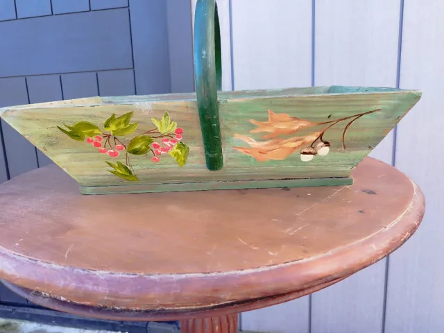 Cestino in legno dipinto vintage