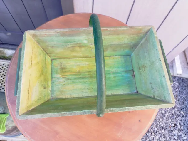 Cestino in legno dipinto vintage