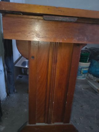 Macchina da cucire Necchi con mobile