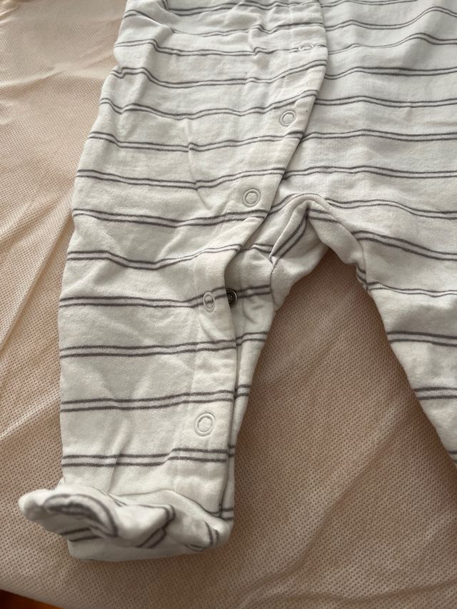 Pijama bebé rayas