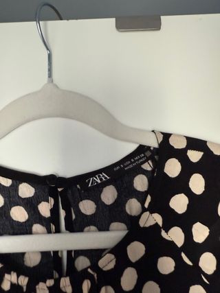 Blusa Zara lunares beige y negro