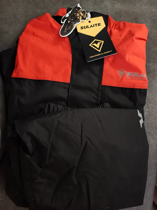 Conjunto de agua SULAITE negro/rojo