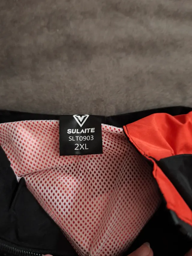 Conjunto de agua SULAITE negro/rojo