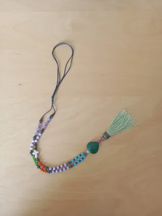 Collar hippie con colgante de piedra verde