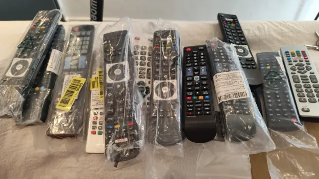 Mando a distancia universale se venden por separad