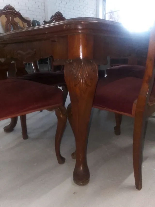 Comedor antiguo madera y terciopelo